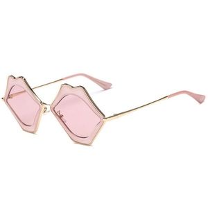Kisses Sunglasses 💋😎